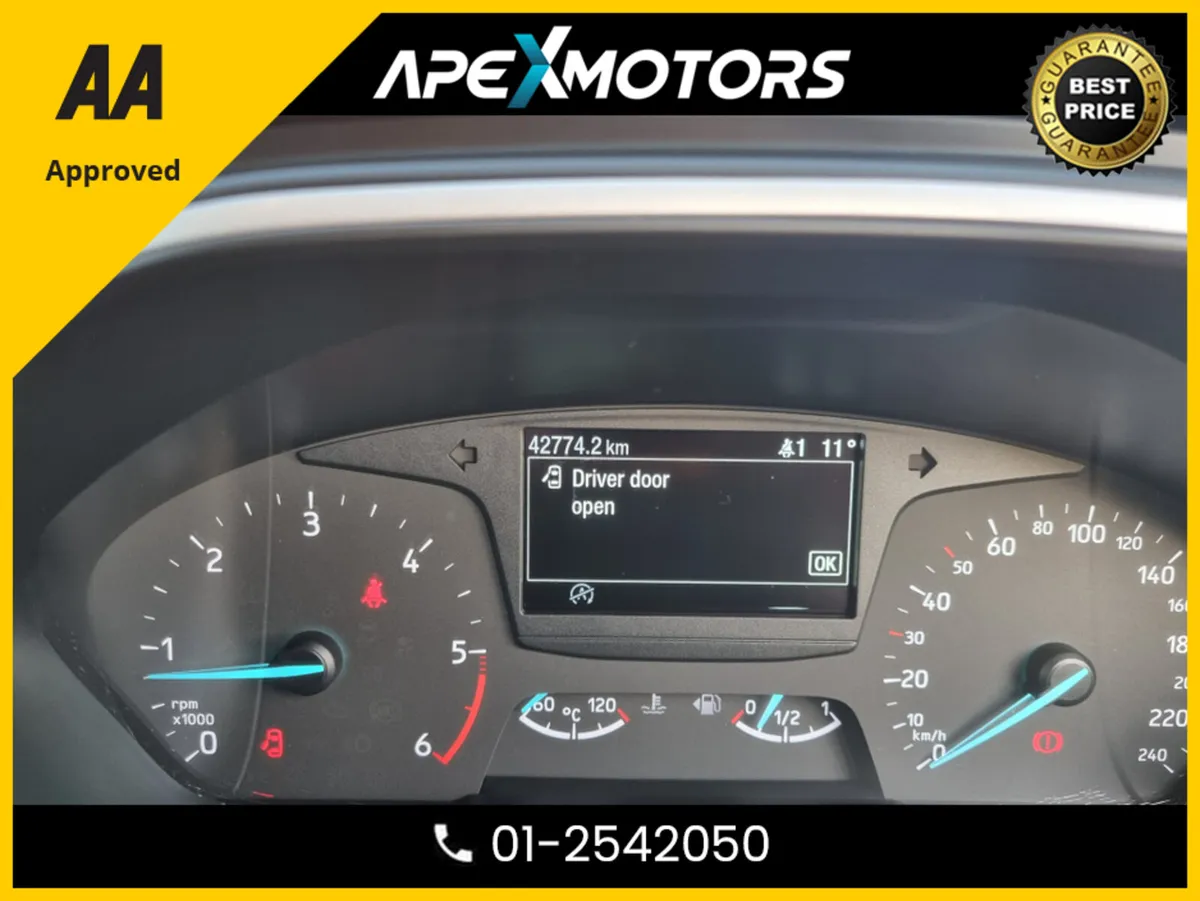 Ford Focus FINANCE ARRANGED * LOW LOW KMS * ZETEC - Image 4