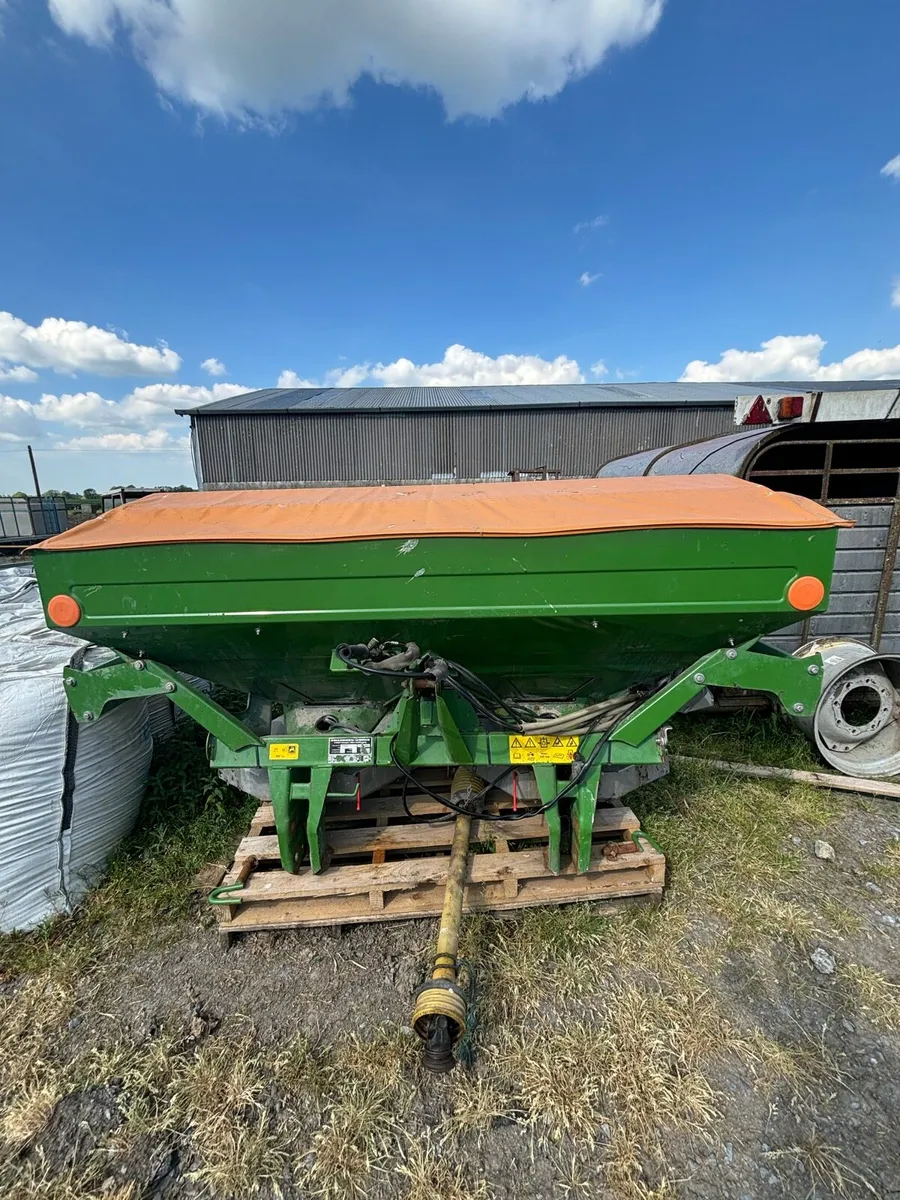 Amazone Fertiliser Spreader - Image 3