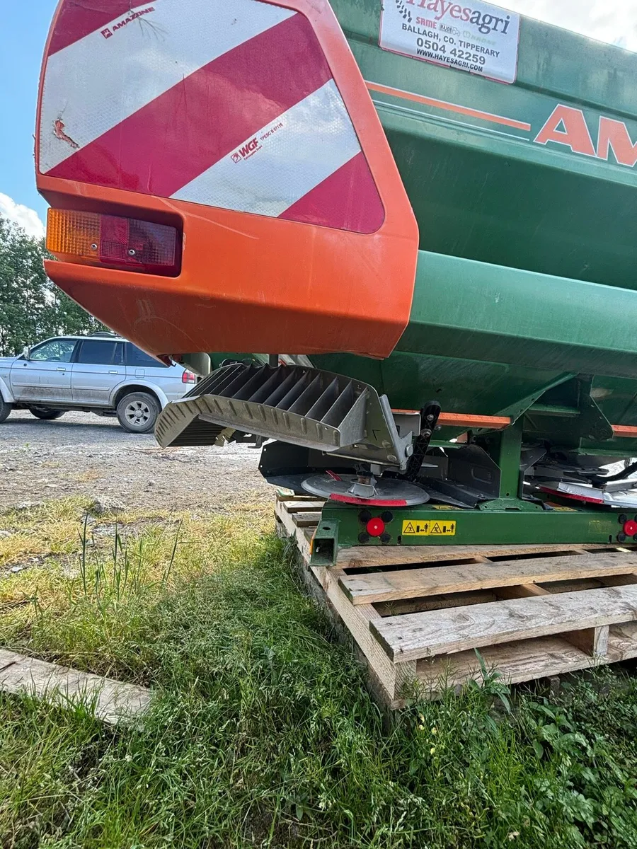 Amazone Fertiliser Spreader - Image 4
