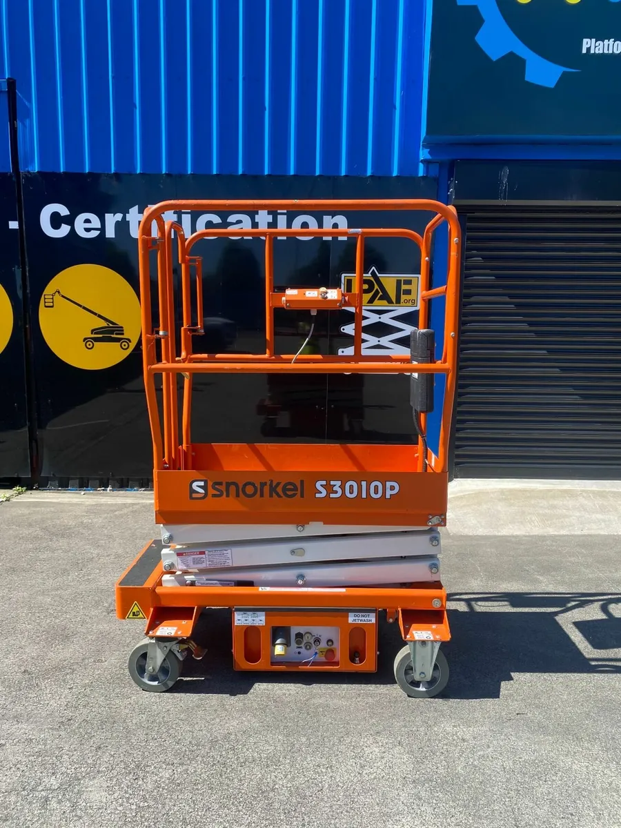 Snorkel Scissor Lift Push Around 10ft - Image 1
