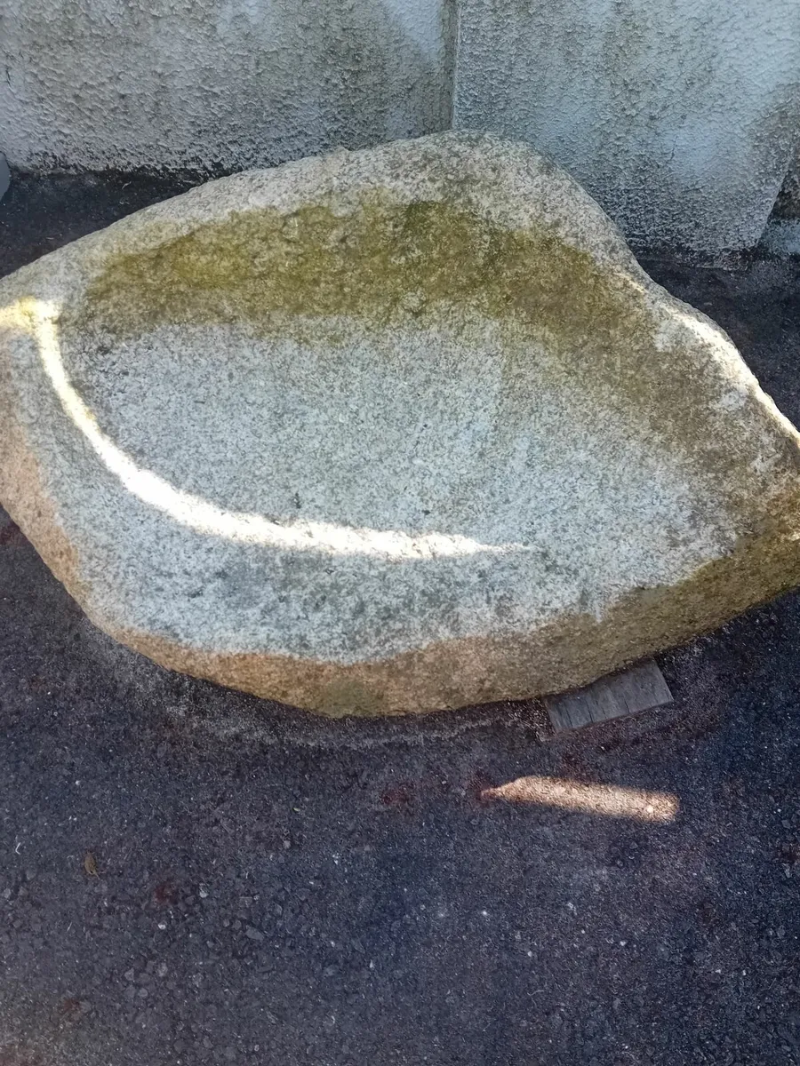 Granite Rock Bird Bath - Image 1
