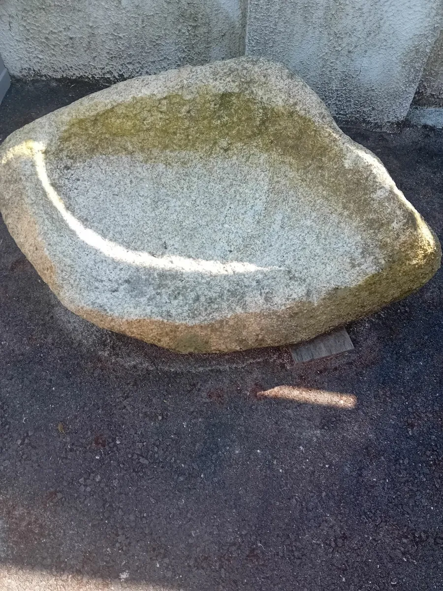 Granite Rock Bird Bath - Image 3