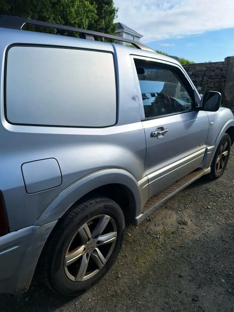 Shogun jeep - Image 4