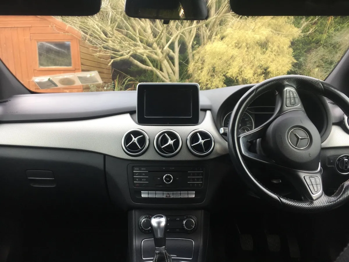 Mercedes-Benz B-Class 2015 - Image 2