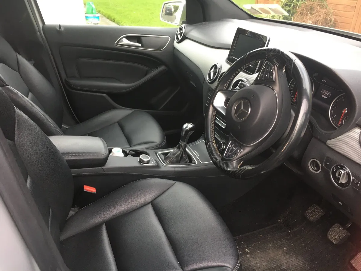 Mercedes-Benz B-Class 2015 - Image 4