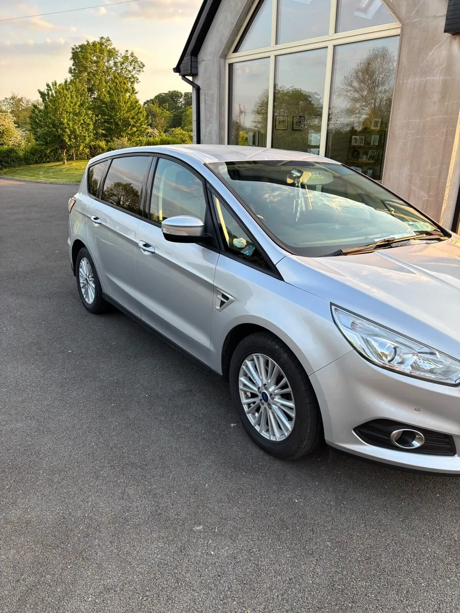 Car - Image 3