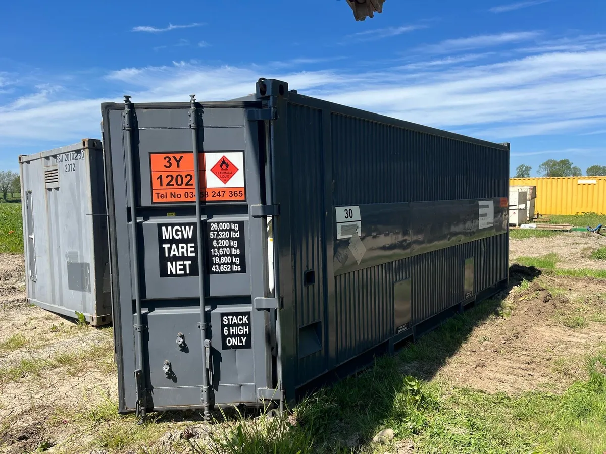 20000 litre Fuel tanks / bowsers - Image 1