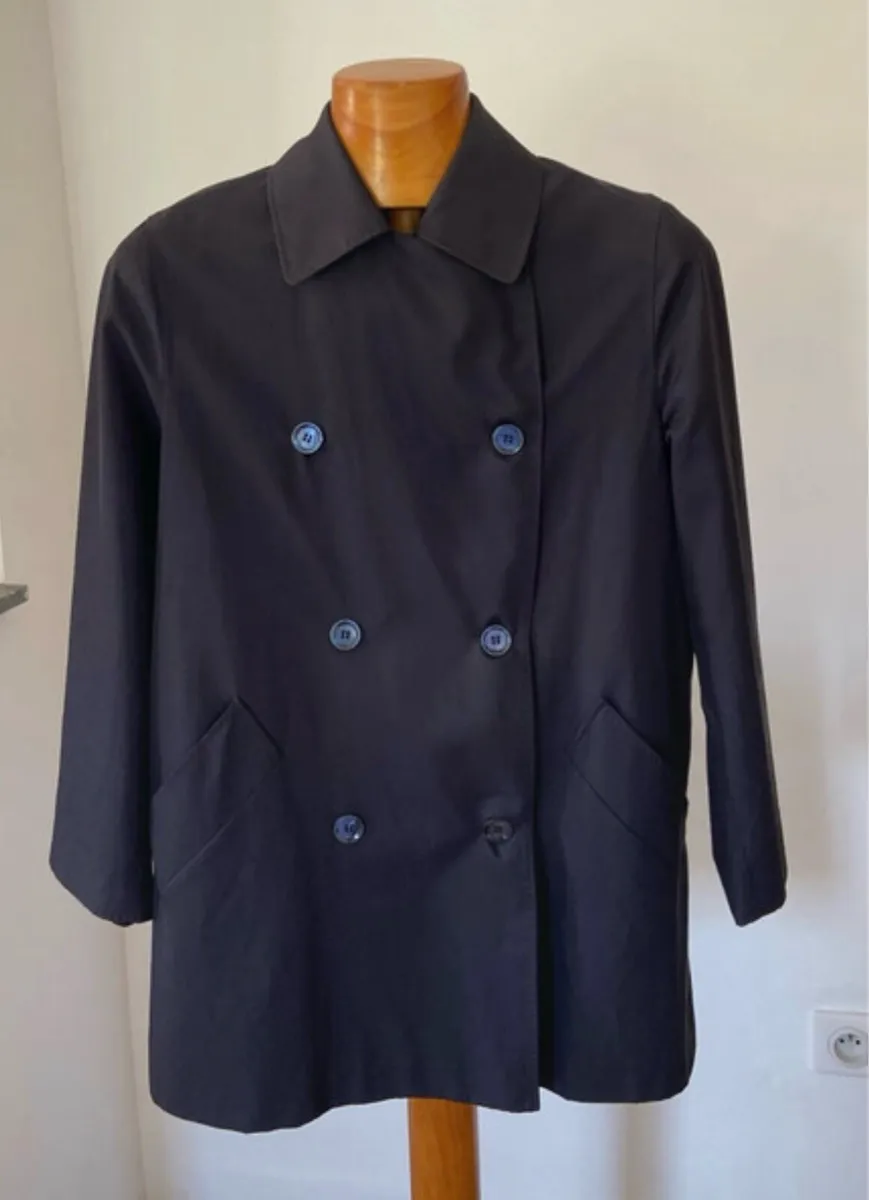 Elegant Max Mara Trench Cape - Image 2