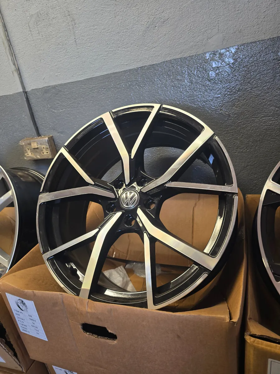 **Special** 19" Volkswagen Estoril Style