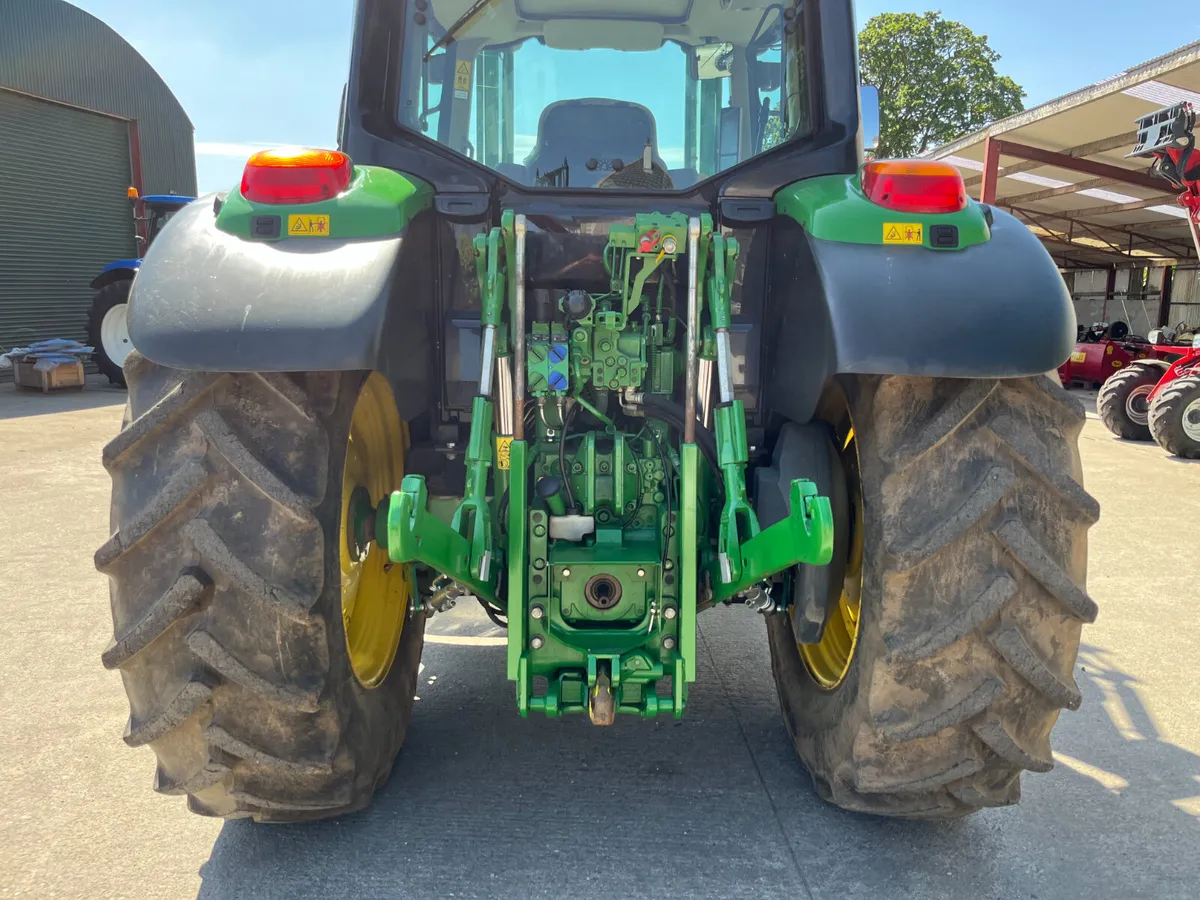 John Deere 6120M - Image 2