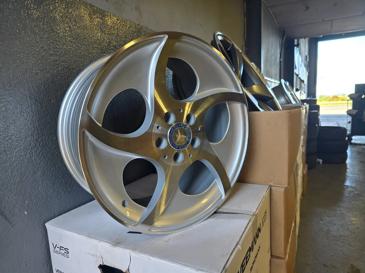 **Special** 18" Mercedes Alphards Style - Image 4
