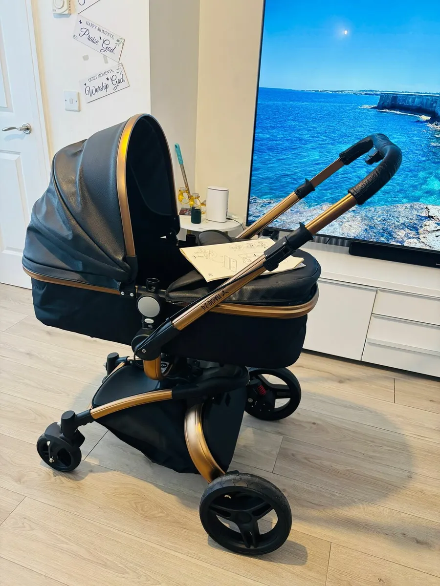 Baby buggy - Image 1