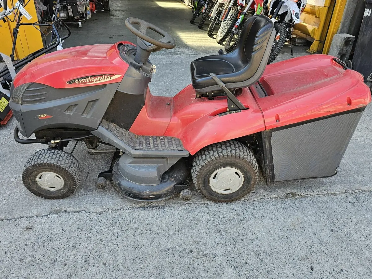 Ride on lawnmower - Image 1