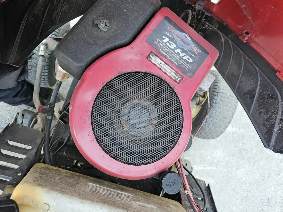 Ride on lawnmower - Image 4