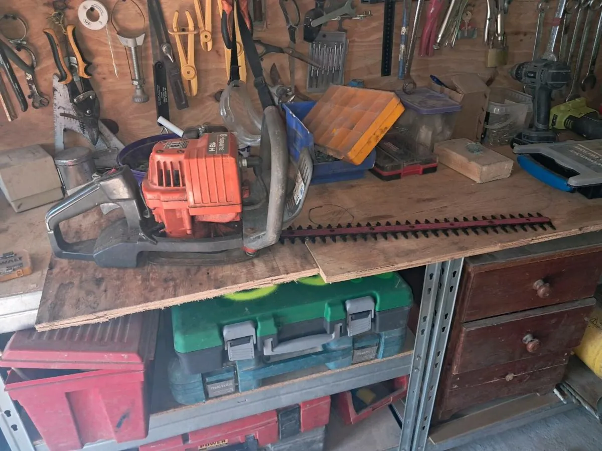 Hedge trimmer - Image 1