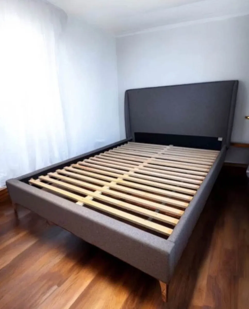 King bed frame bed - Image 1