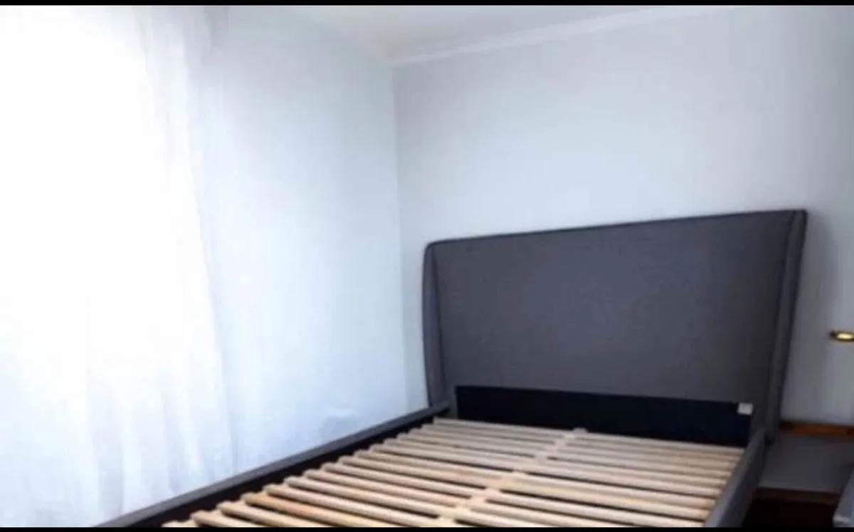 King bed frame bed - Image 2