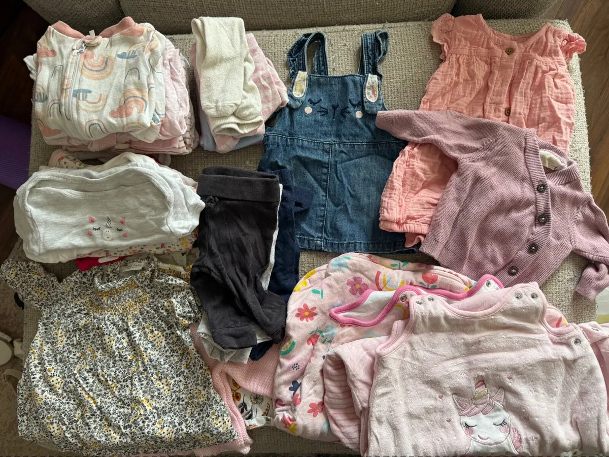 Girls clothing 0-6 months - Image 1