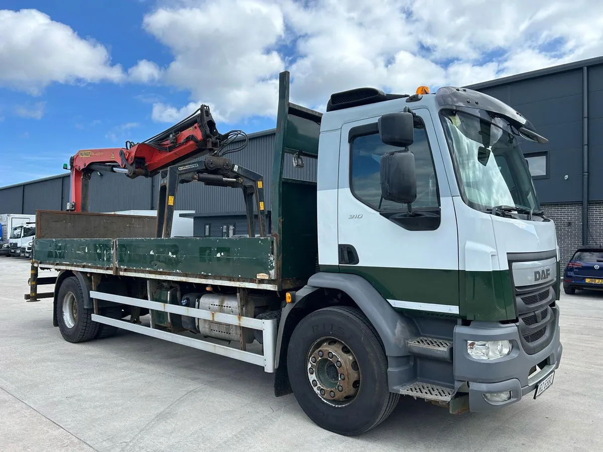 2015 DAF LF 55 310 WITH PALFINGER CRANE - Image 1