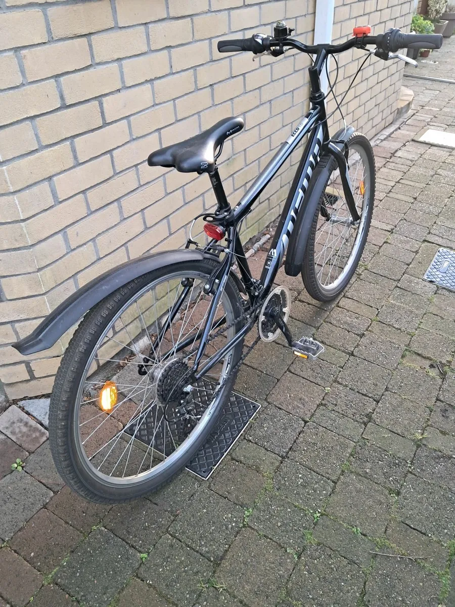 Bicycle 5 months old ,21 speed, like new €120 ono - Image 4