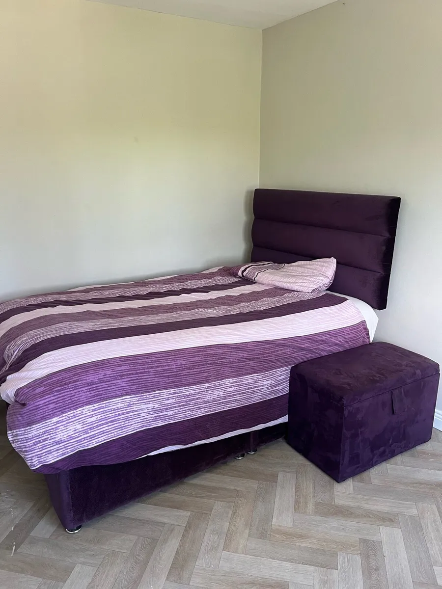 4ft bed with mattress - Image 1