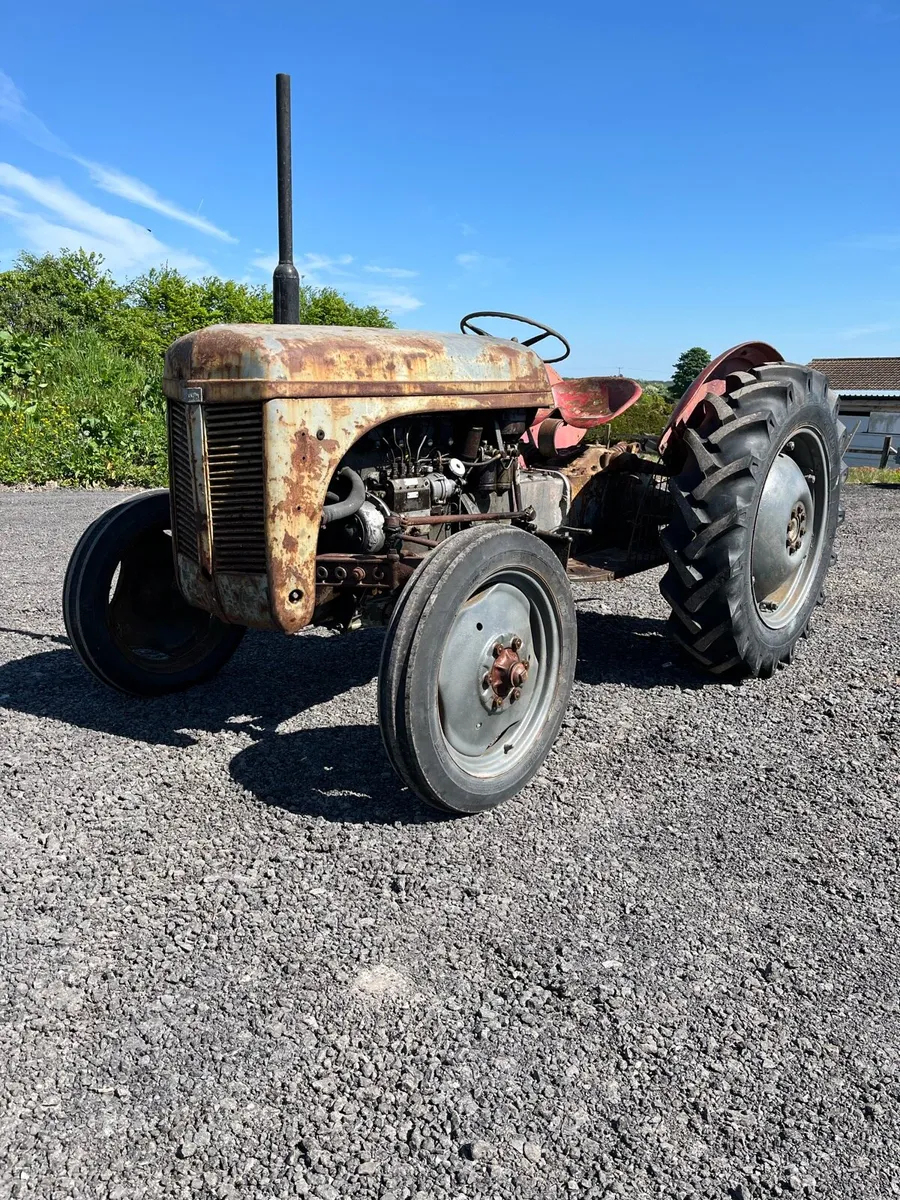 Super rare high/low box diesel Ferguson 20 - Image 1
