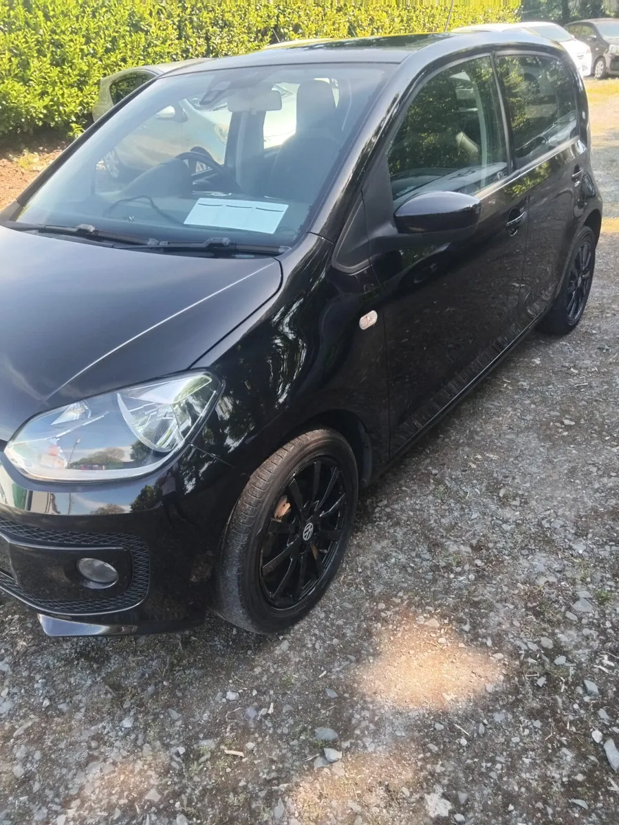 Volkswagen up! 2012 - Image 1