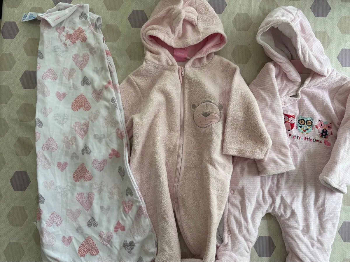 Girls clothing 0-6 months - Image 3