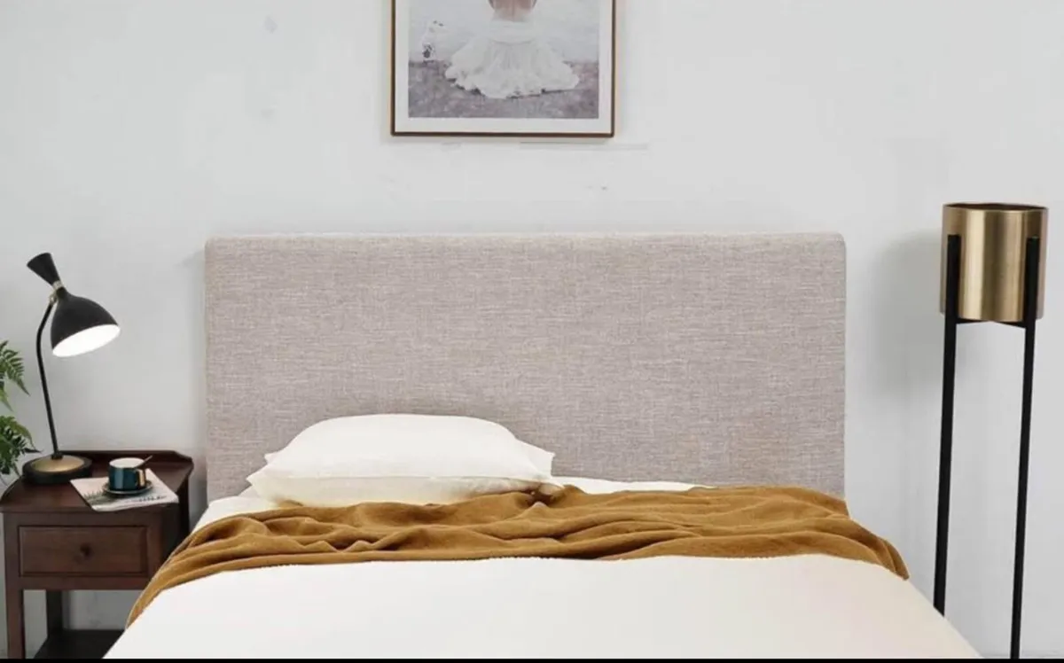 King size bed - Image 1