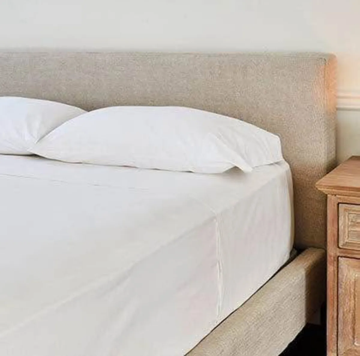 King size bed - Image 4