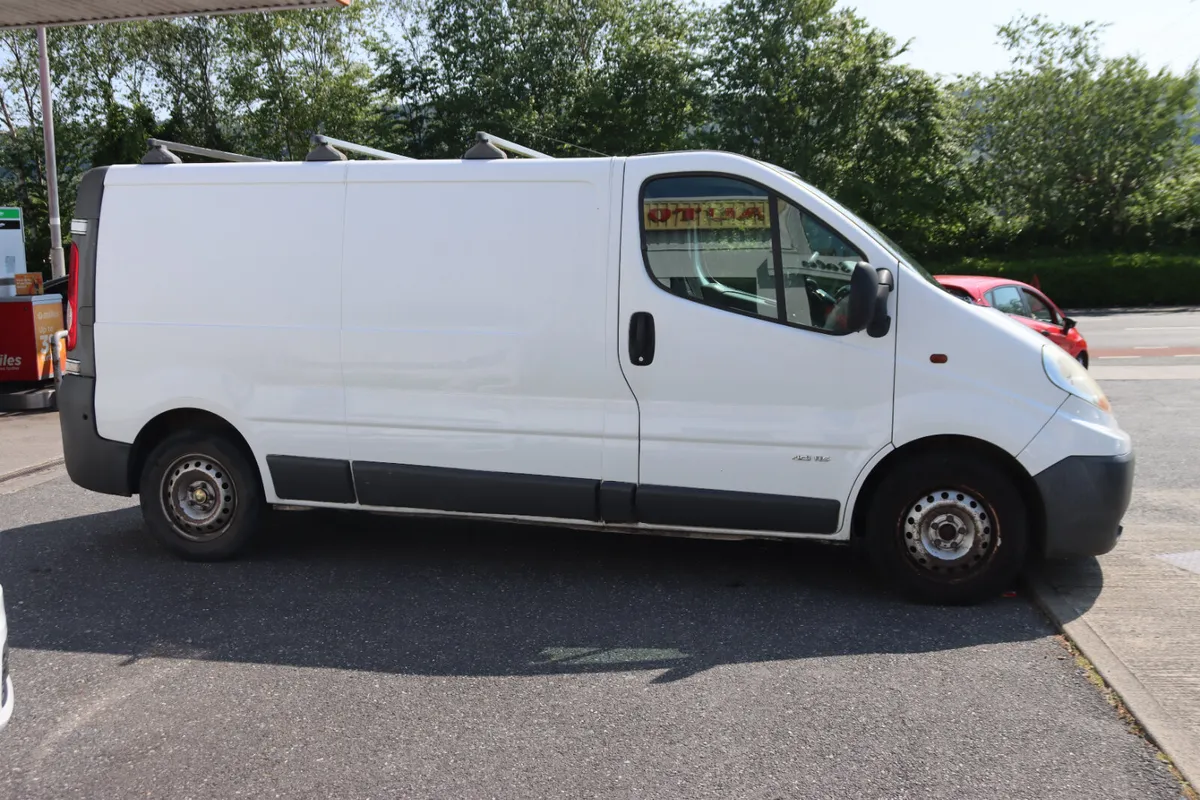 2009 Renault Trafic 115 dcI Commercial Van - Image 3