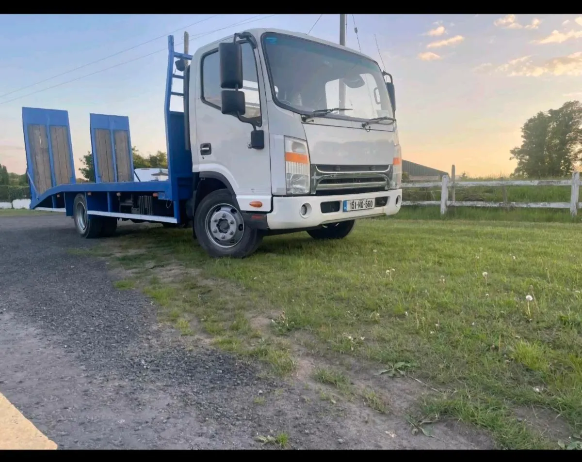 2015 Isuzu 7.5 tonne recovery plant truck - Image 1