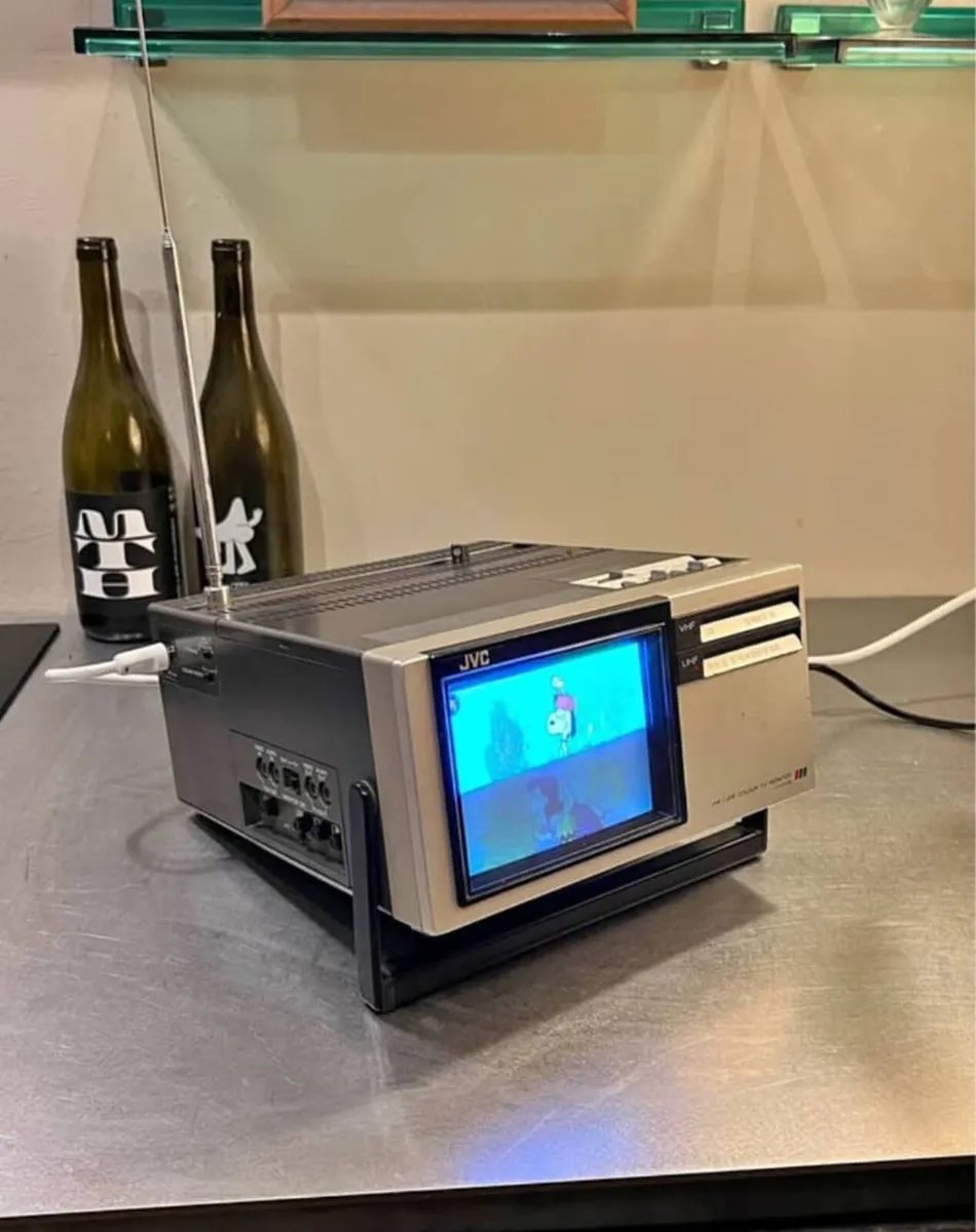 1980 colour JVC TV - Image 3