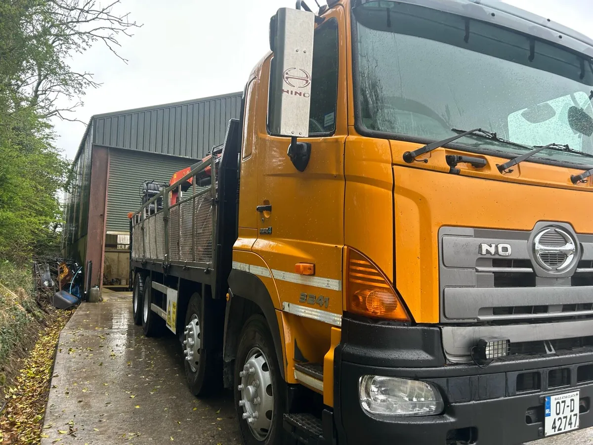 Hino 8 wheeler block lorry - Image 2