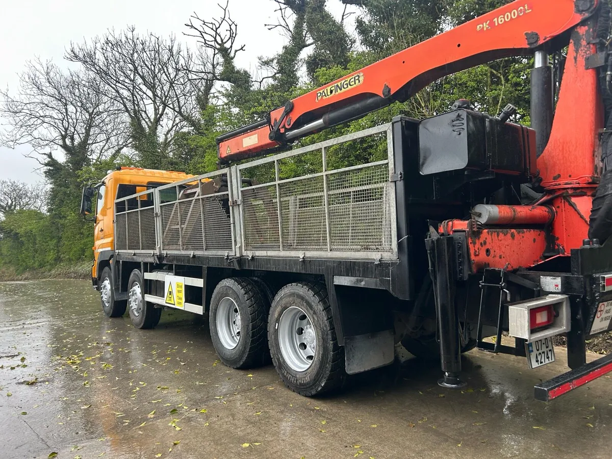 Hino 8 wheeler block lorry - Image 4