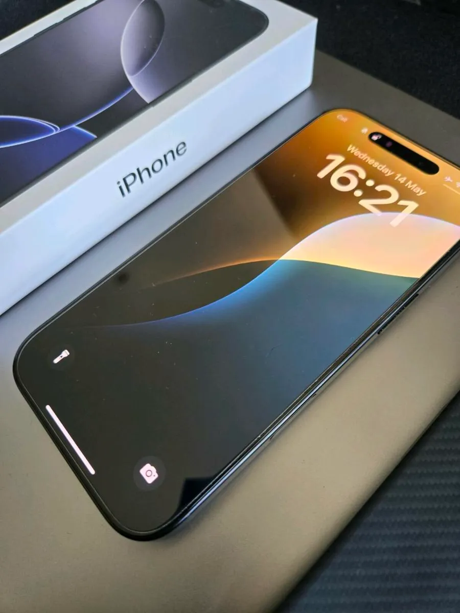 iPhone 16 Pro - 128gb - 1 Day Old - Unlocked - Image 3