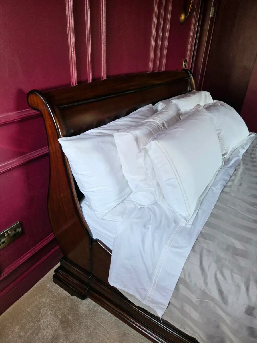 Sleigh Bed 6ft Mahogany - Image 4