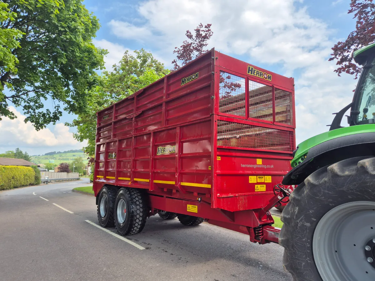 Herron 20ft silage trailer - Image 4