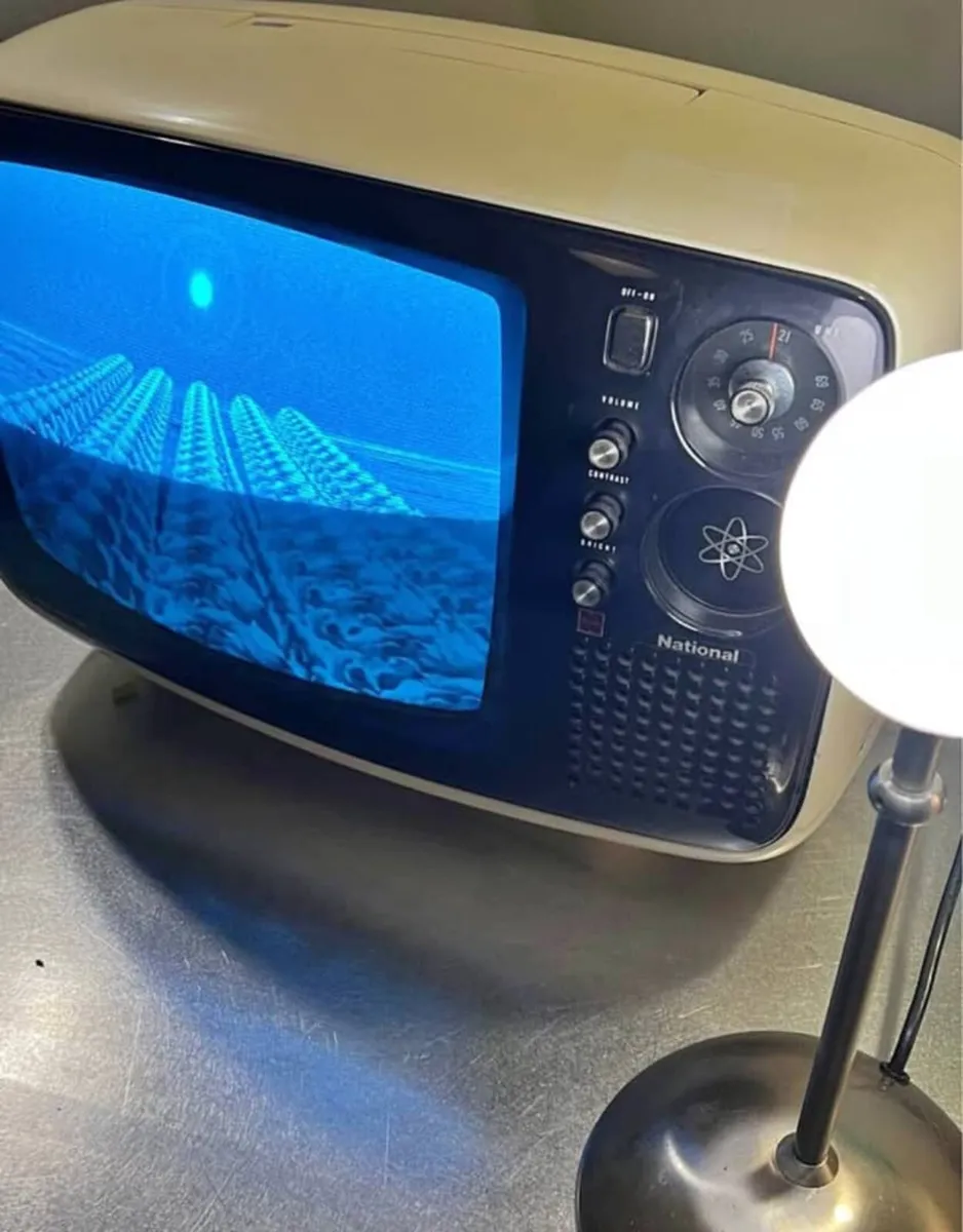 Vintage 1976 Panasonic Space Age TV refurbished - Image 3