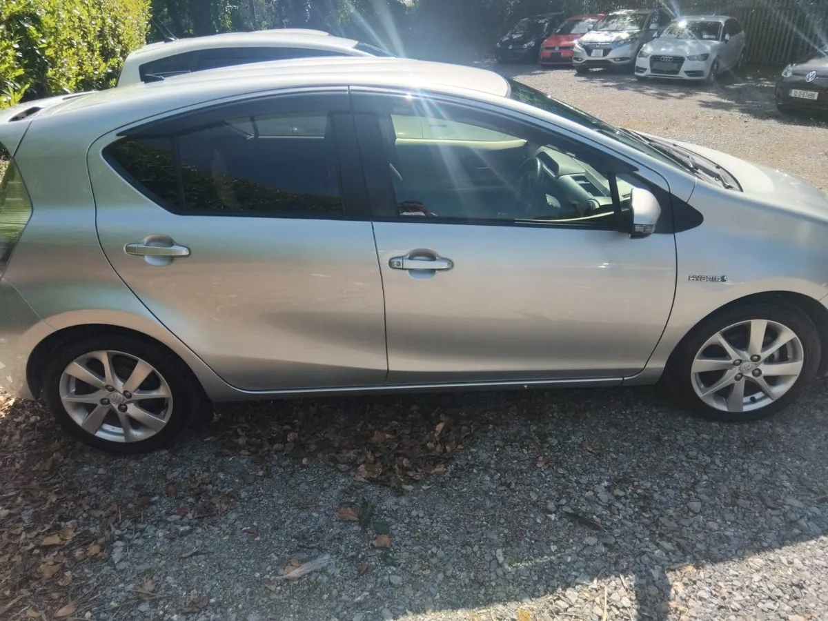 Toyota Aqua 2014 - Image 2