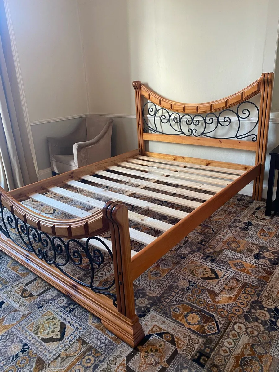 Queen size bed - Image 2