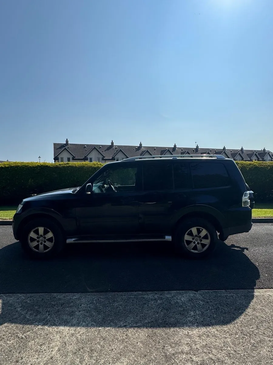 Mitsubishi Pajero - Image 2