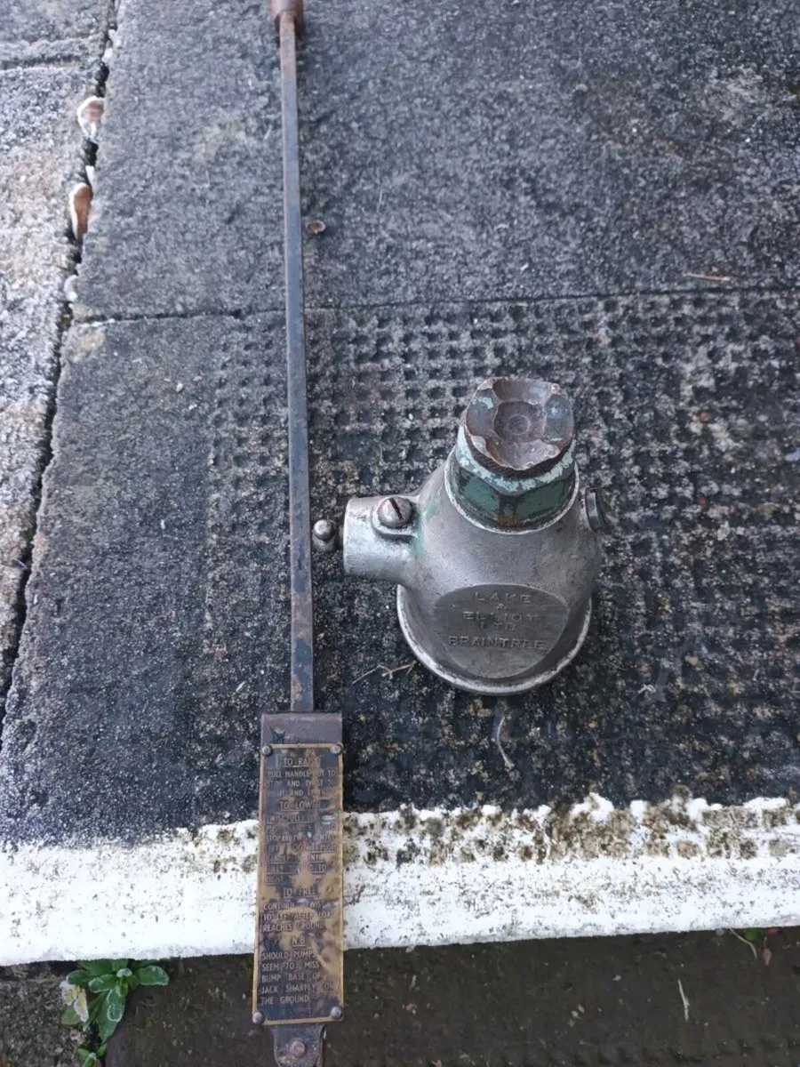 Vintage Car Jack - Image 1