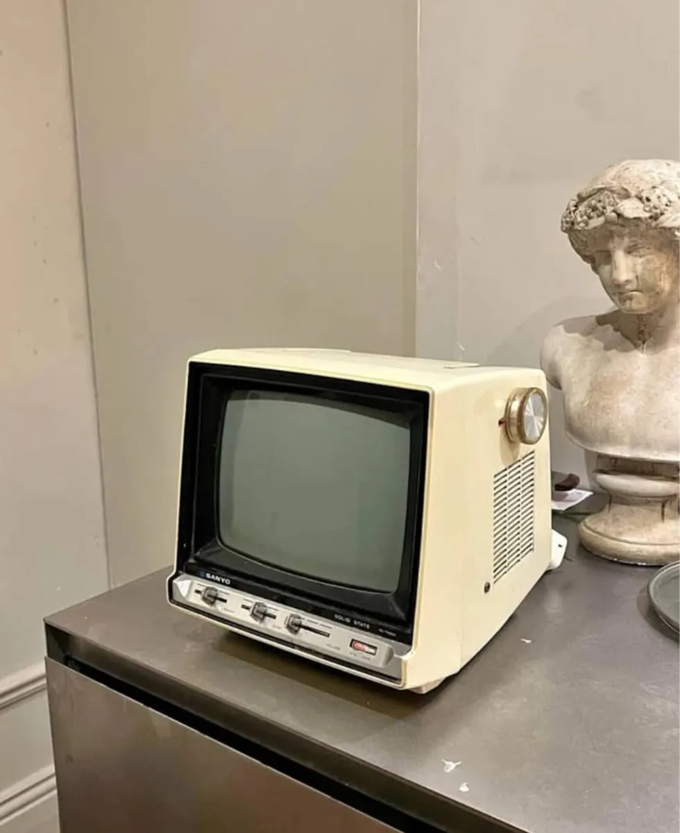 Vintage Space age 1975 Sanyo TV - Image 2