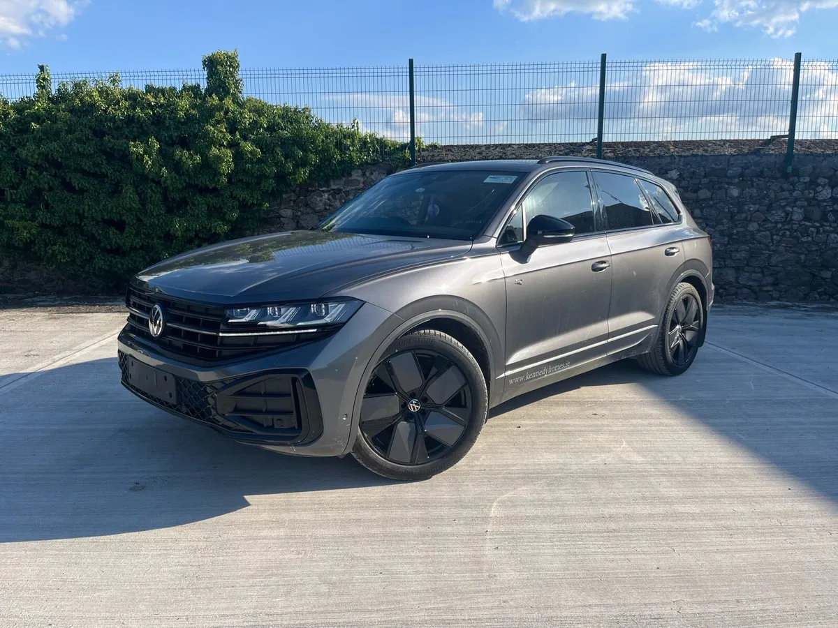 242, VW Touareg R-line - Image 1