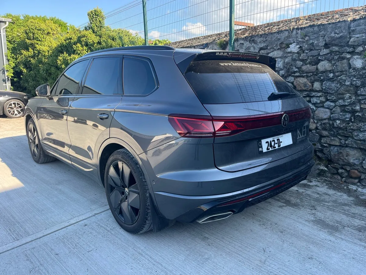 242, VW Touareg R-line - Image 4