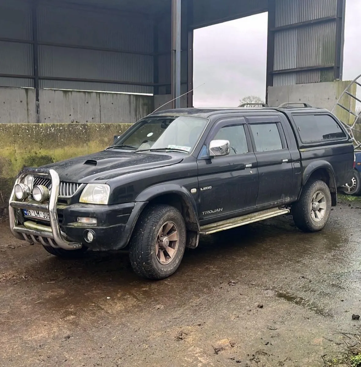 Mitsubishi L200 for breaking
