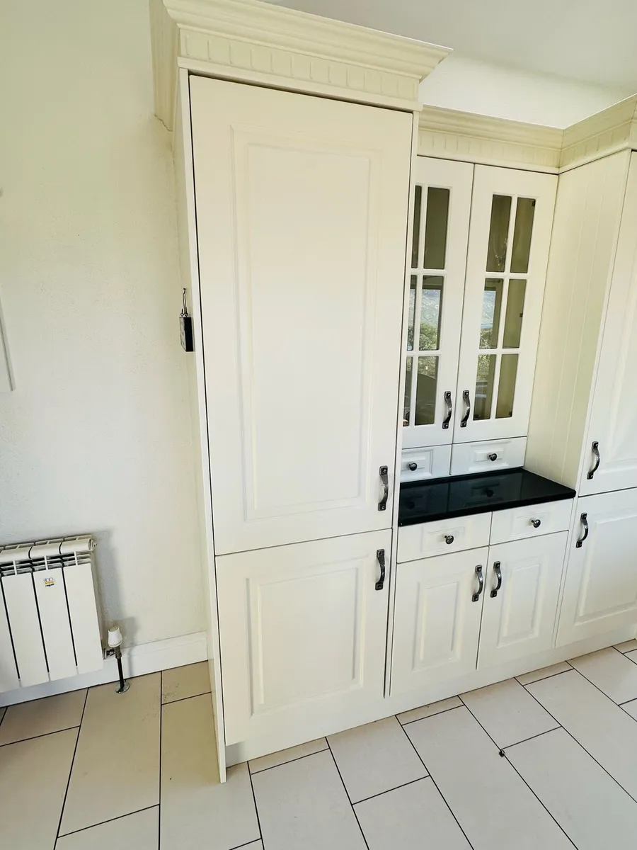 Integrated fridge, built under oven and hob - Image 1