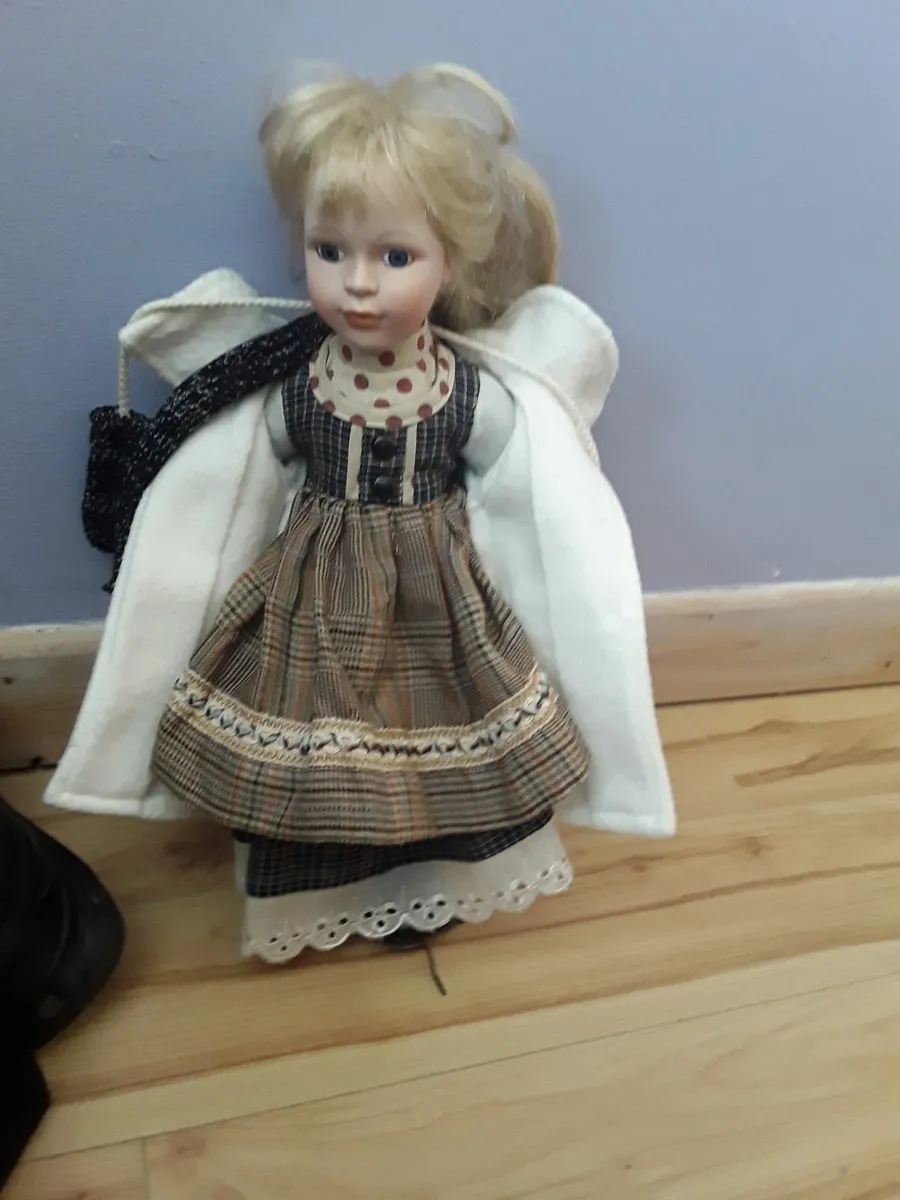 Porcelain doll - Image 2
