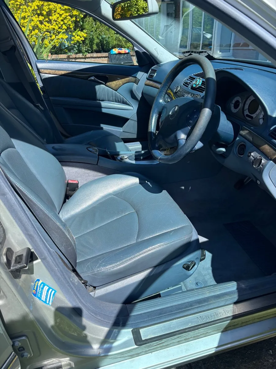Mercedes Benz E 200 kompressor avantgarde 2004 - Image 3